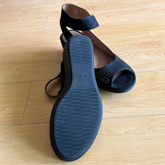 Women’s Black 7.5 Soft Cushion Shoes - Picture 5 of 6